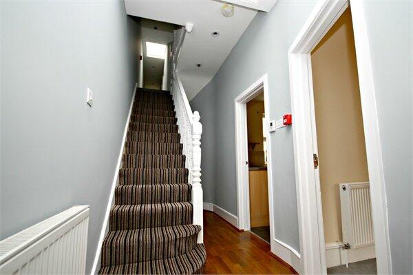 House in London - View 4