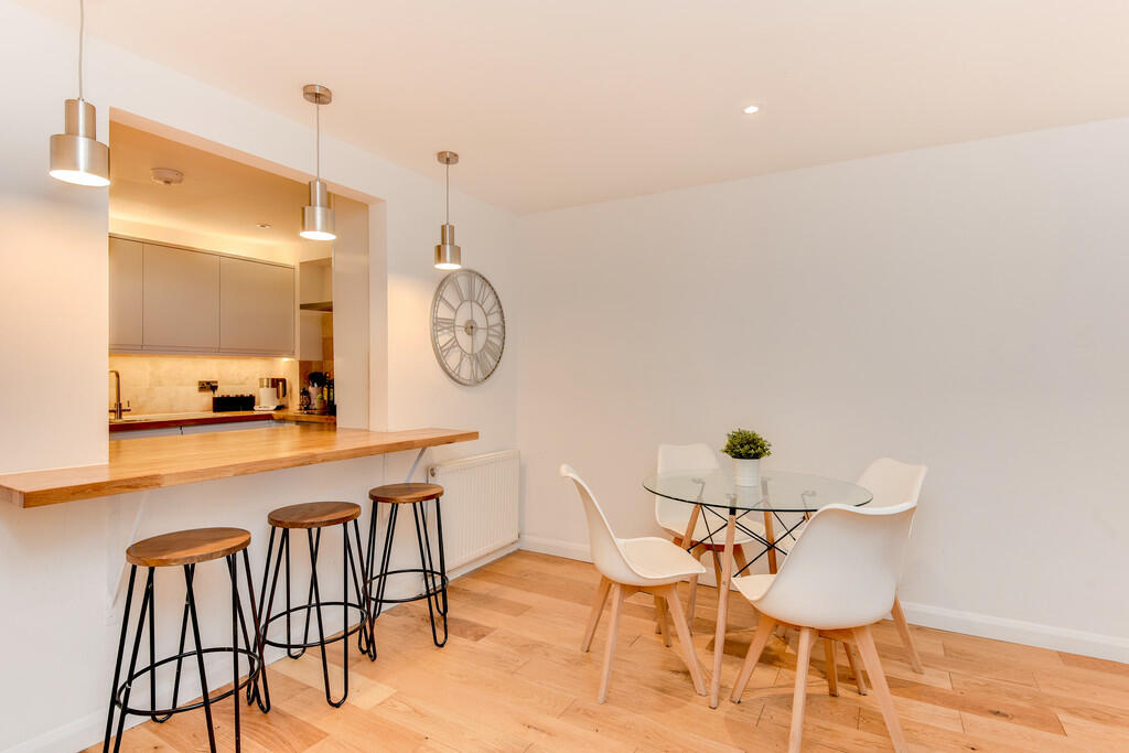 Apartment in Worthing, West Worthing - More