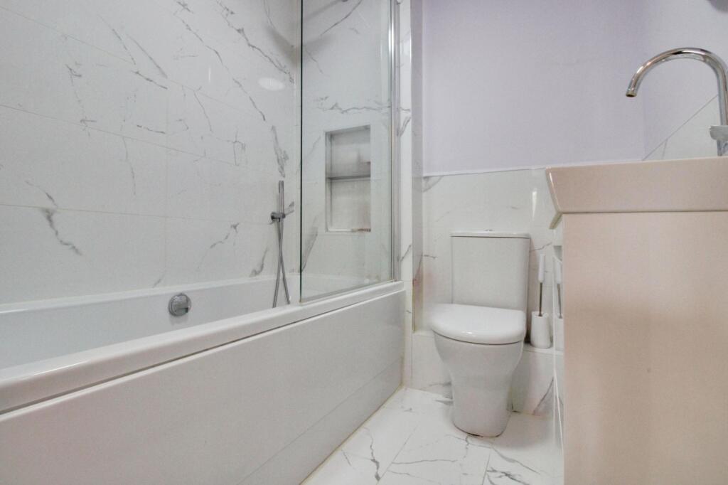 Apartment in Swindon - View 5