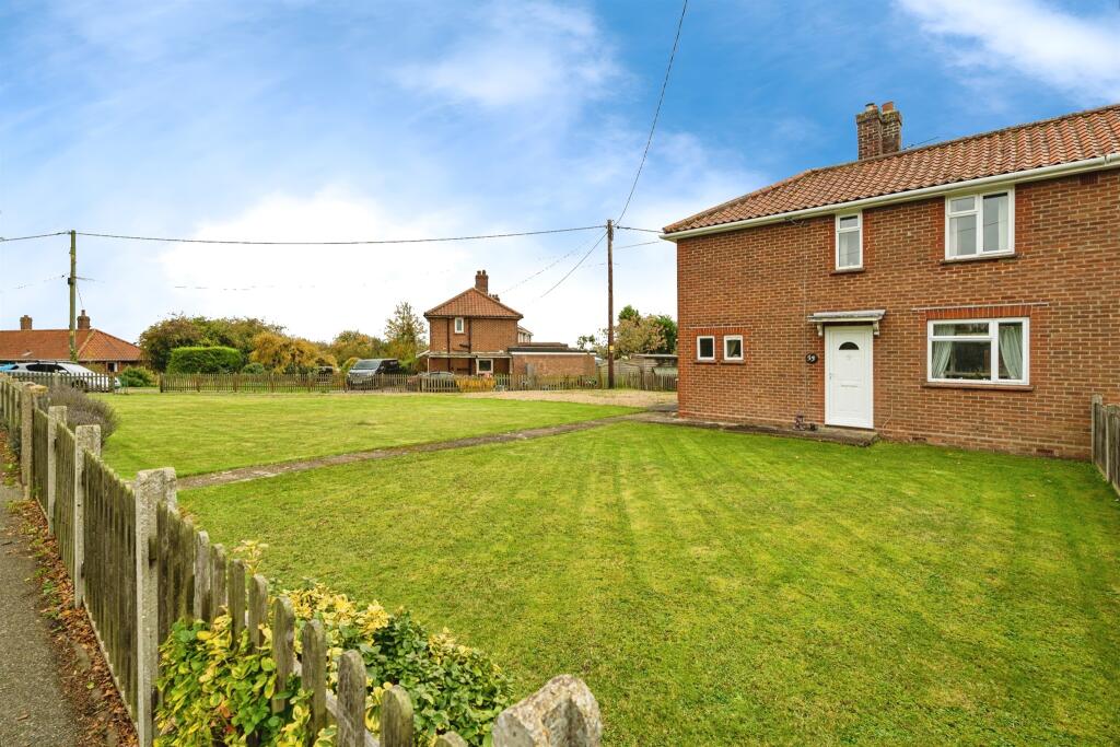 3-bed semi-detached on Norwich Road, Pulham St. Mary, Diss, £250,000