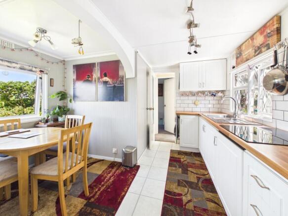 kitchen & dining room