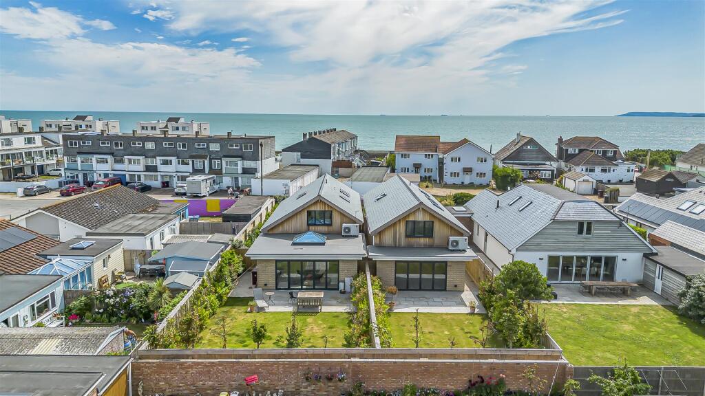 4-bed detached on East Bracklesham Drive, Bracklesham Bay, £900,000