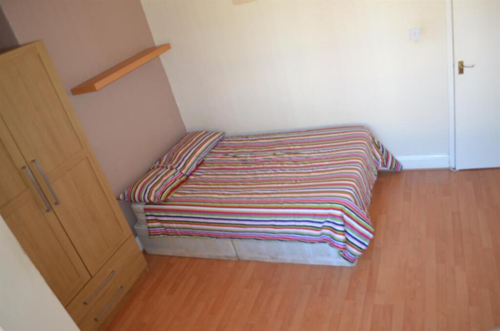 3 bedroom house share for rent