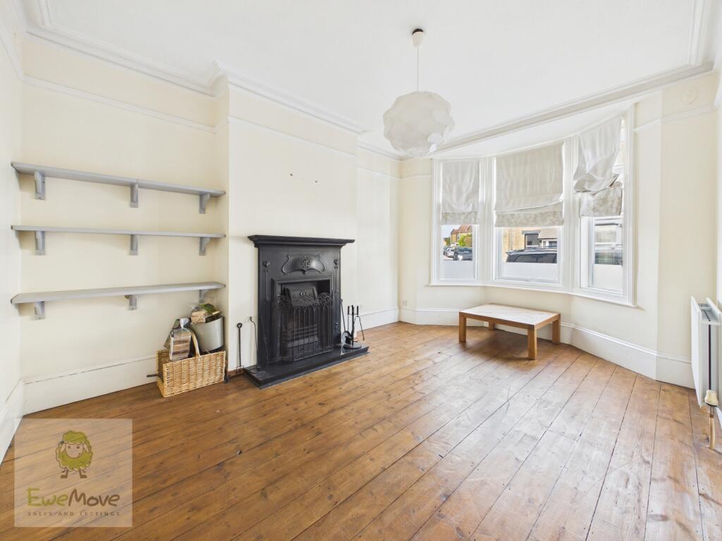 House in Gillingham, Medway - View 4