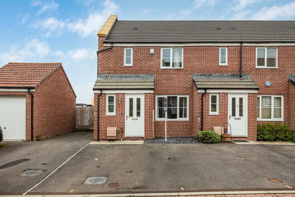 3-bed terraced on Fossebridge Place, Cheltenham, GL52 5BW, £300,000