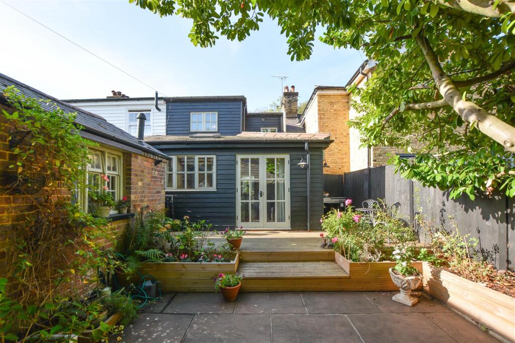 3-bed semi-detached on Wild Rose Cottage, Brentwood Road, Ingrave, Brentwood, £700,000