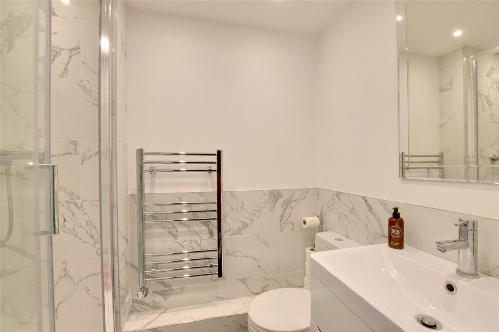 Apartment in London, Millennium Quay, Greenwich Peninsula - More