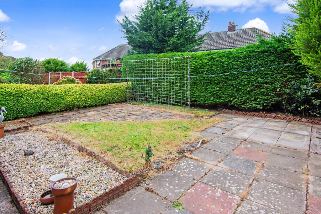 Lodge Drive, Moulton photo 4