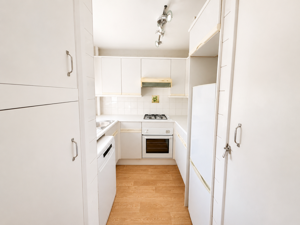 Apartment in Chelmsford - View 3
