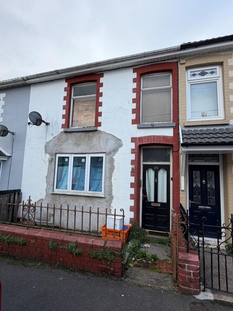 Main image of property: 25 Waun Goch Terrace, Nantymoel, Bridgend, CF32 7PS