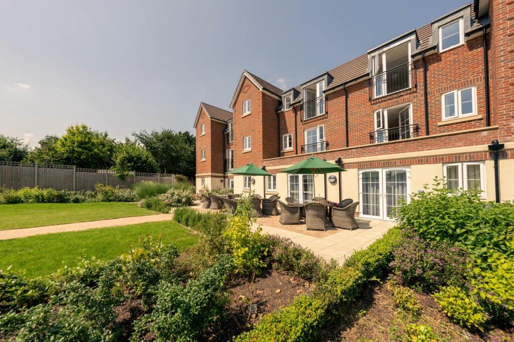 Main image of property: Lowe House, London Road, Knebworth