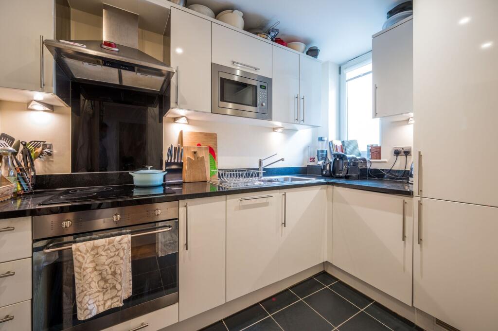 Apartment in London - View 4
