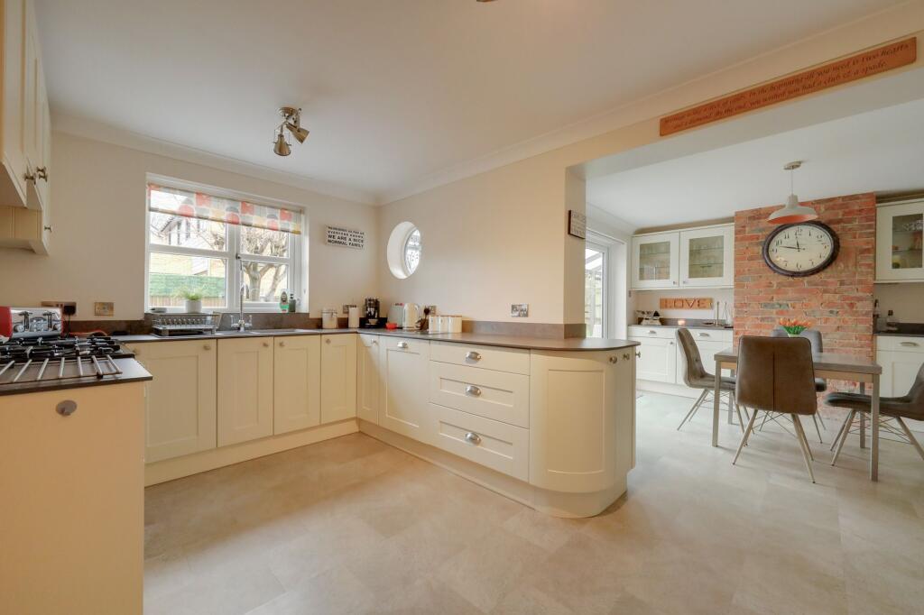 House in Redhill - View 4