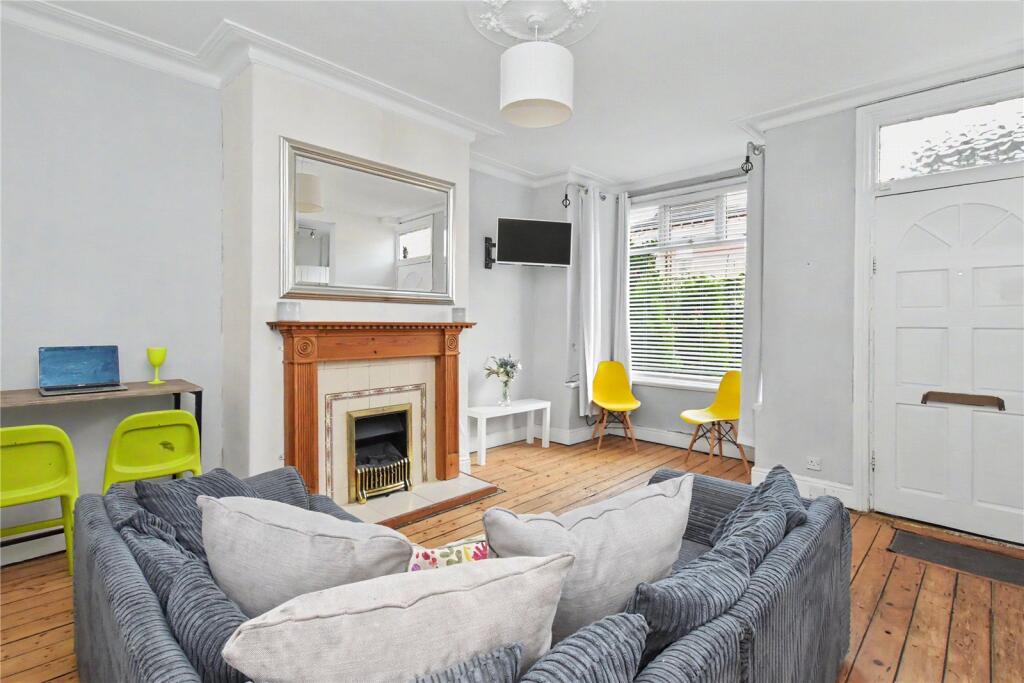 House in Leeds, West Yorkshire - View 3