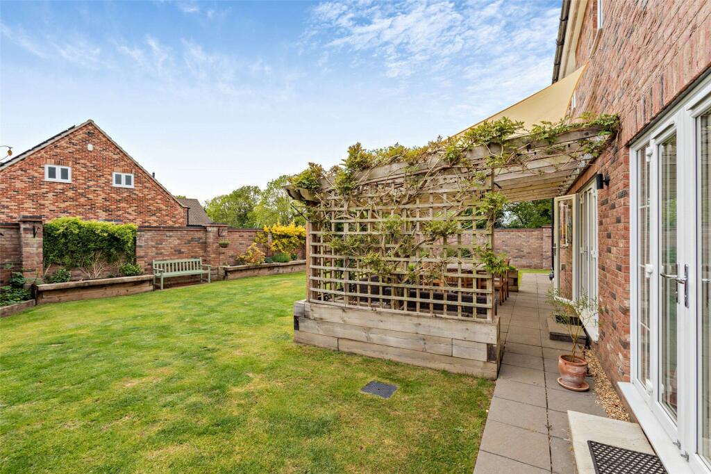 Fieldings Drive, Yaxham, Dereham, Norfolk, NR19 photo 4