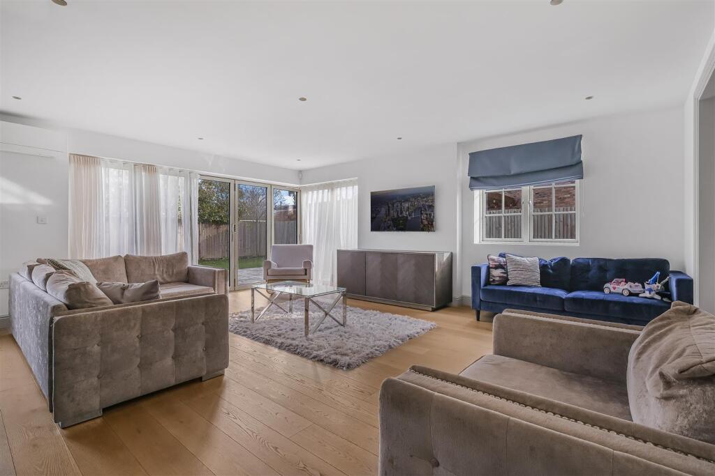 Beechview Drive, Hign Beech, EN9 - View 3