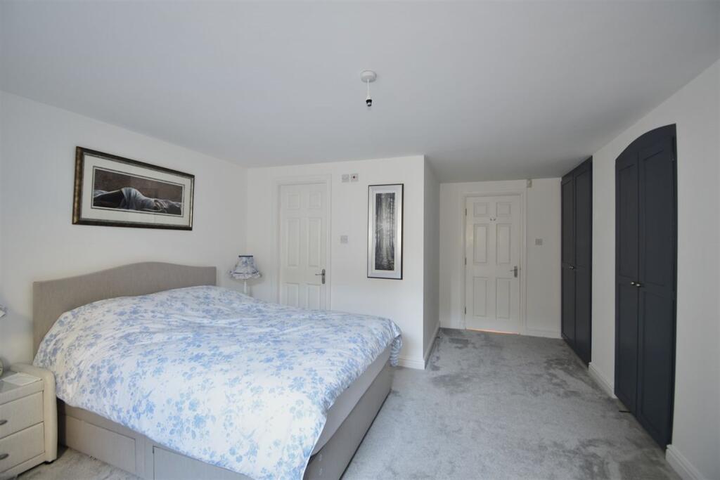 Apartment in Alderley Edge, Cheshire East - View 5
