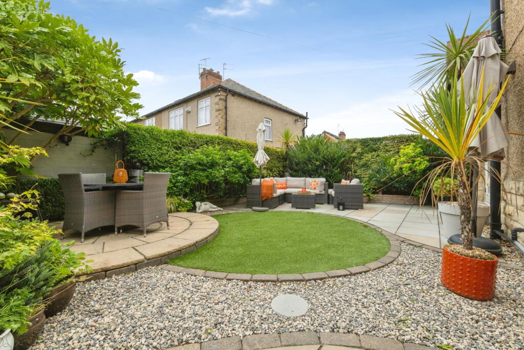 House in Darlington - More