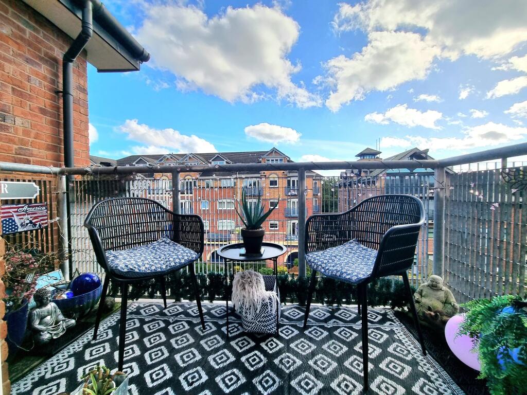 Apartment in Trafford, Greater Manchester - View 5
