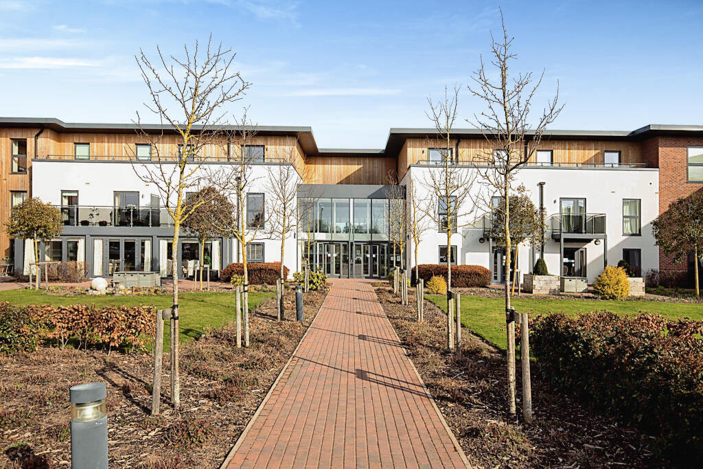 Main image of property: Springfield Close, Stratford-upon-Avon, CV37 8GA
