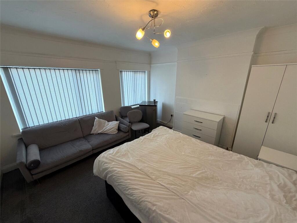 Apartment in Birmingham, Acocks Green - More