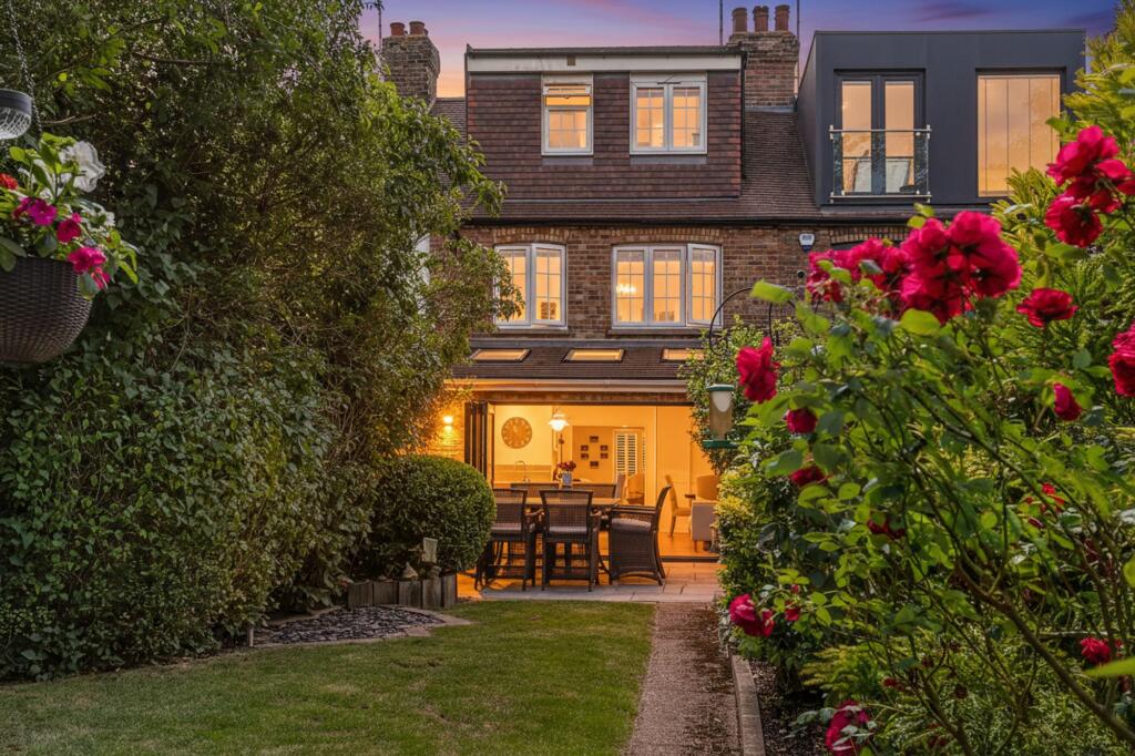 Main image of property: Coxes Farm Road, Billericay, CM11