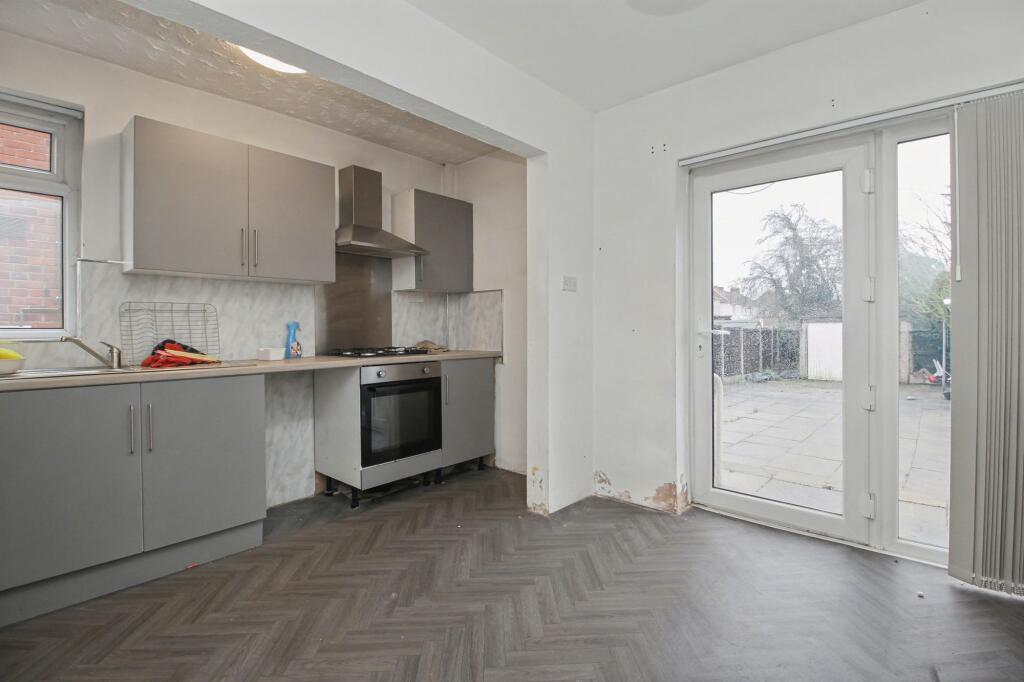 Poplar Road, Skellow, DN6 photo 2