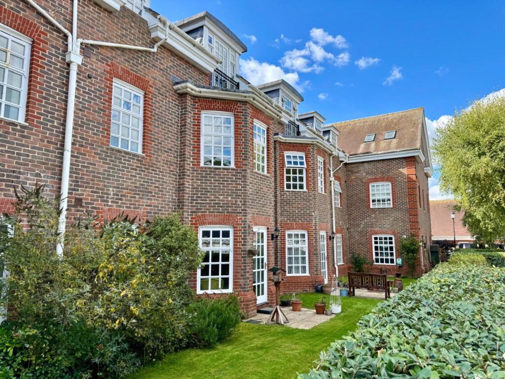 Main image of property: Farmery Court, Castle Village, Berkhamsted, Hertfordshire, HP4
