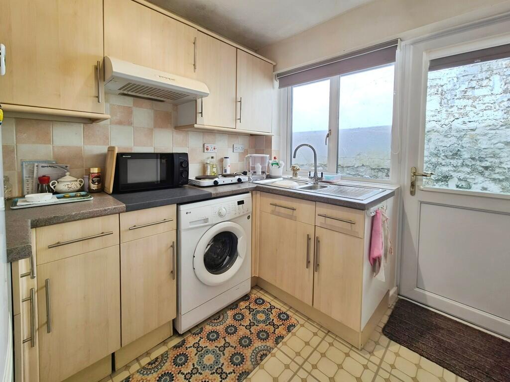 Crofton Court, Yeovil photo 2