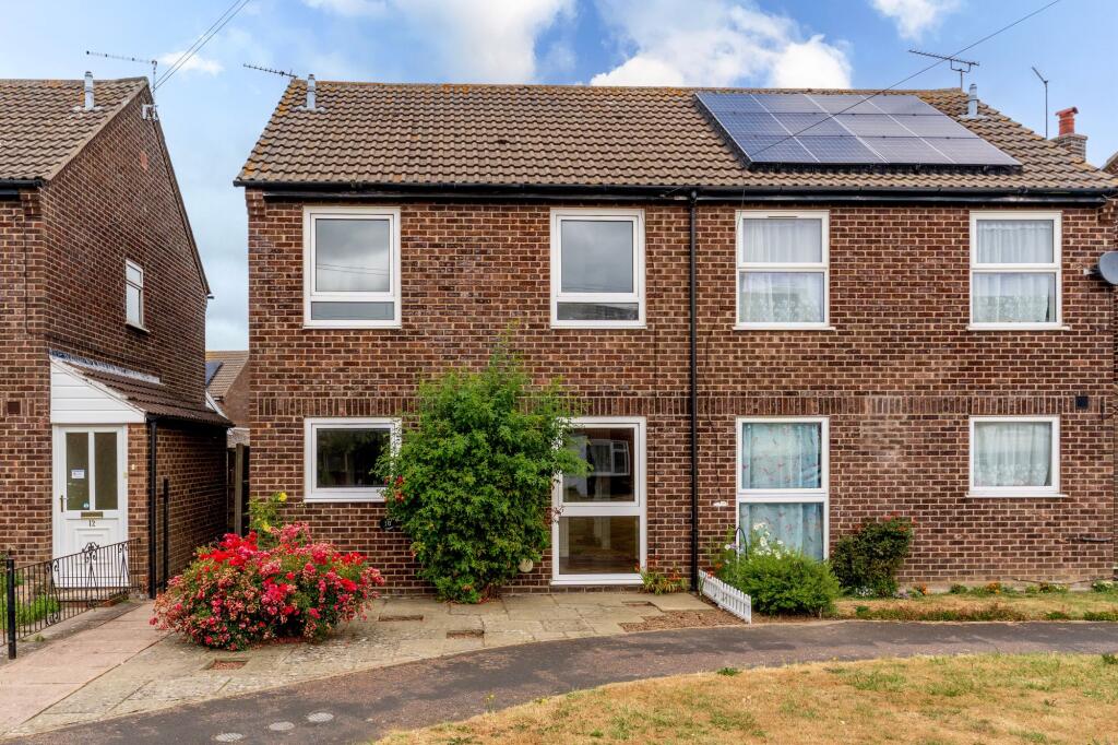 3-bed semi-detached on Bullemer Close, Stalham, £190,000