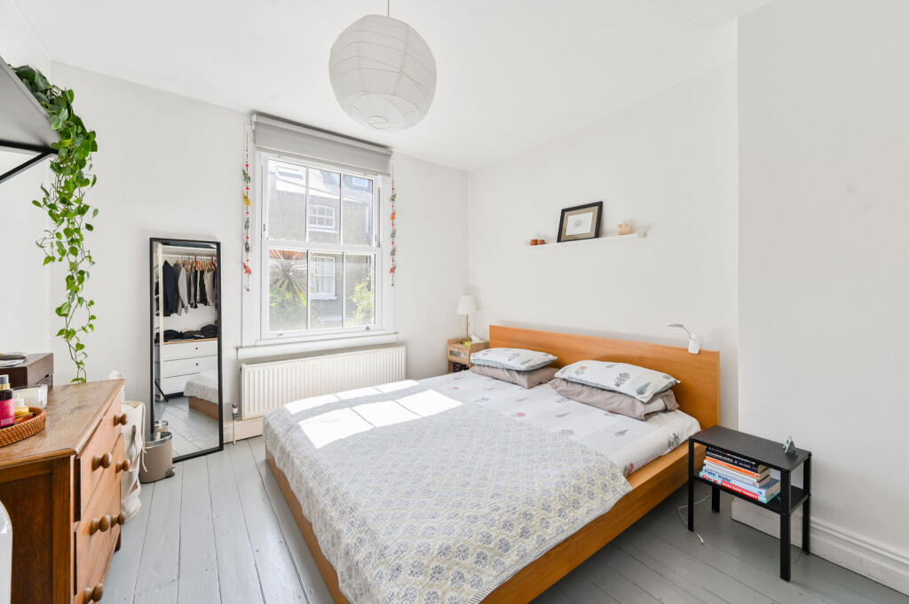Apartment in London - More
