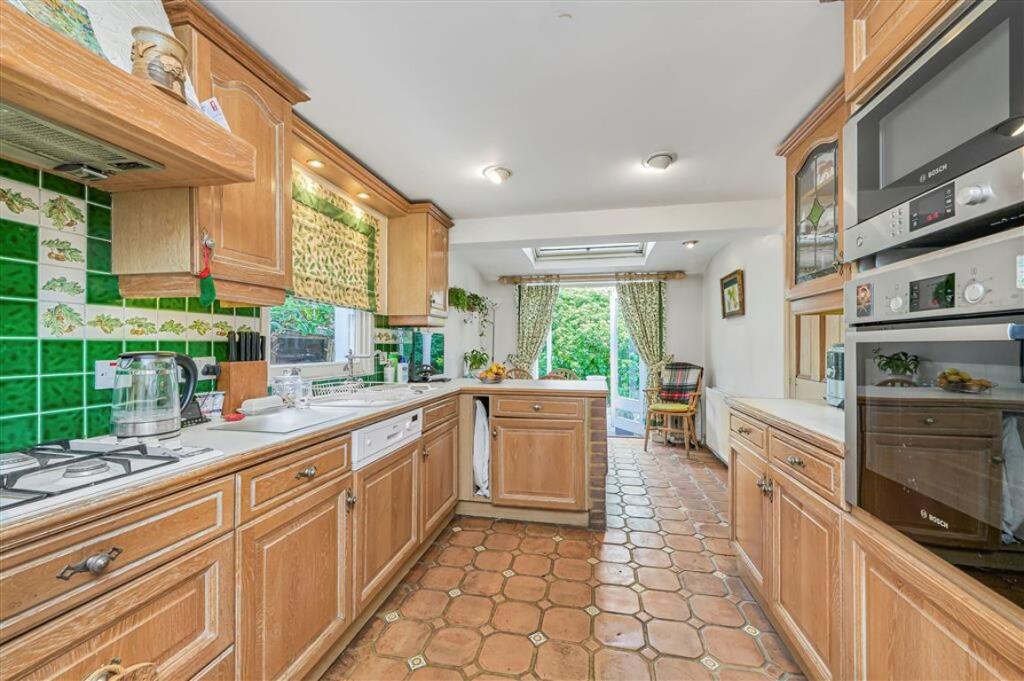 House in London - View 5