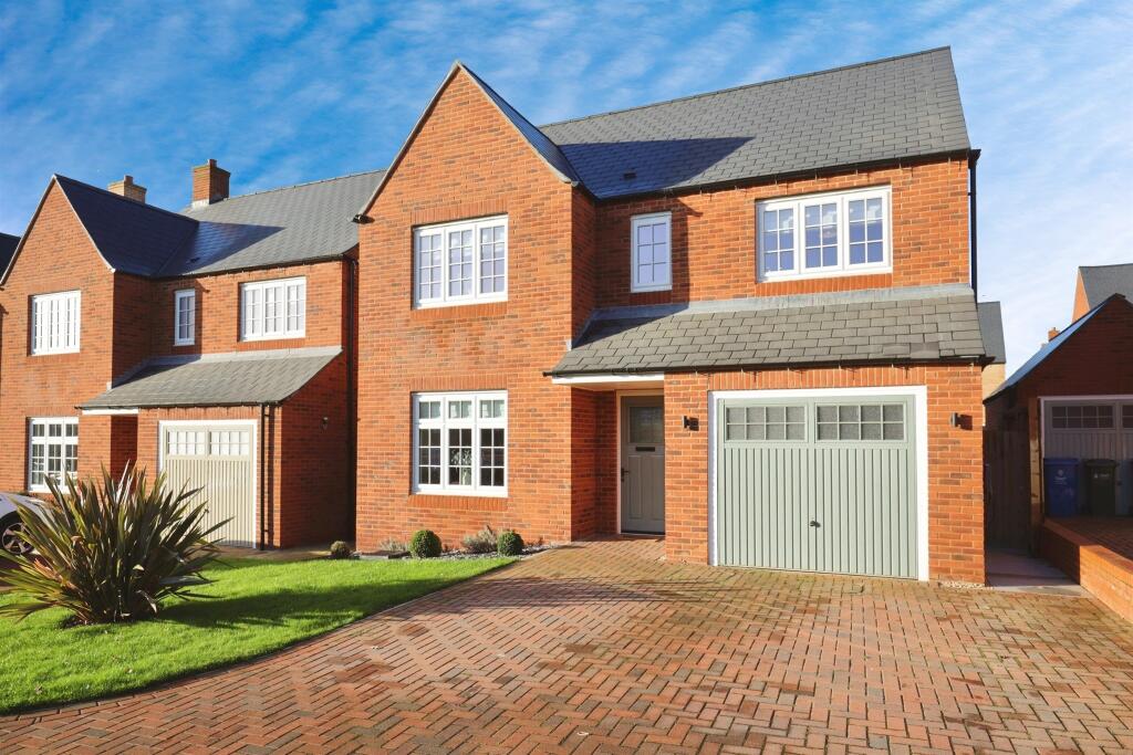 3-bed detached on Sansbury Drive, Banbury, £500,000