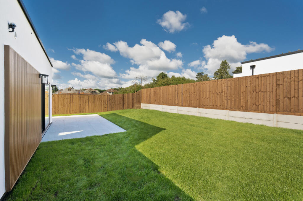 Wexham Street, Stoke Poges, Buckinghamshire, SL3 - View 5