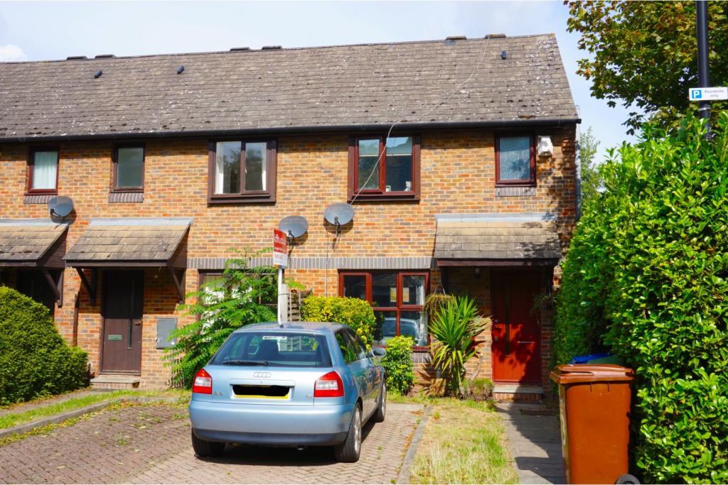 Main image of property: Kinburn Street, London, SE16 6DW