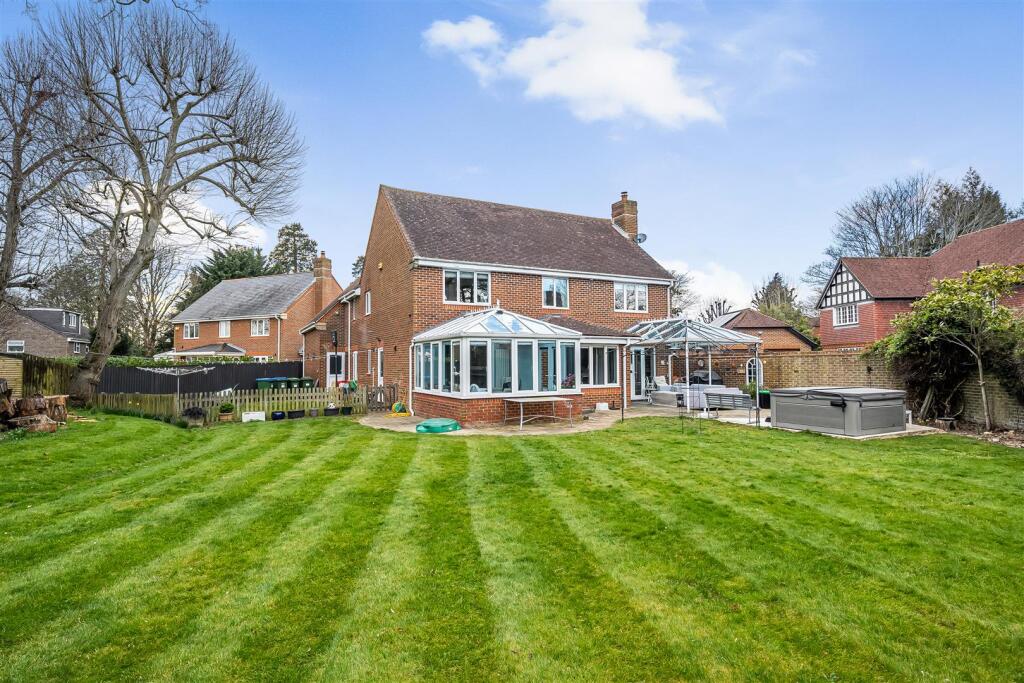 Main image of property: The Cedars, Fareham