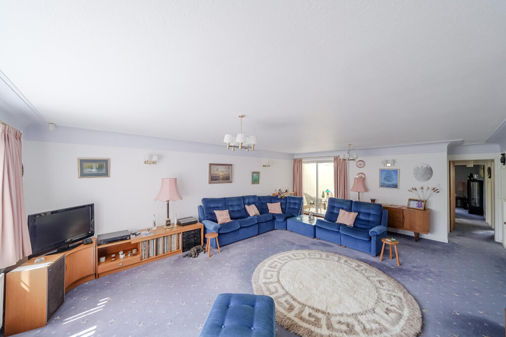 House in Wirral, Liverpool City Region - View 5