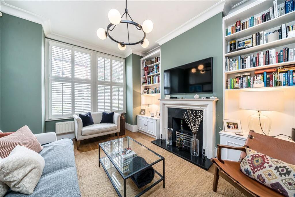 House in London - View 3