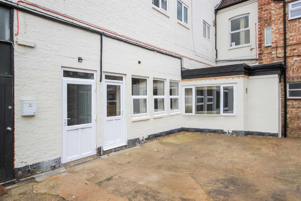 1 Bedroom Flat in NN8 1GD