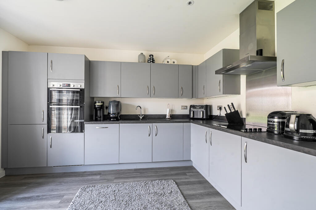 House in Worcester - View 5
