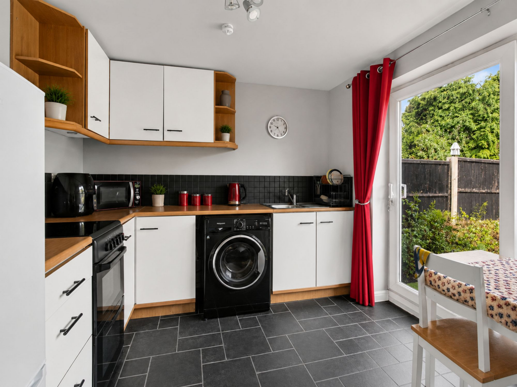House in Malvern Hills, Broadheath - View 2