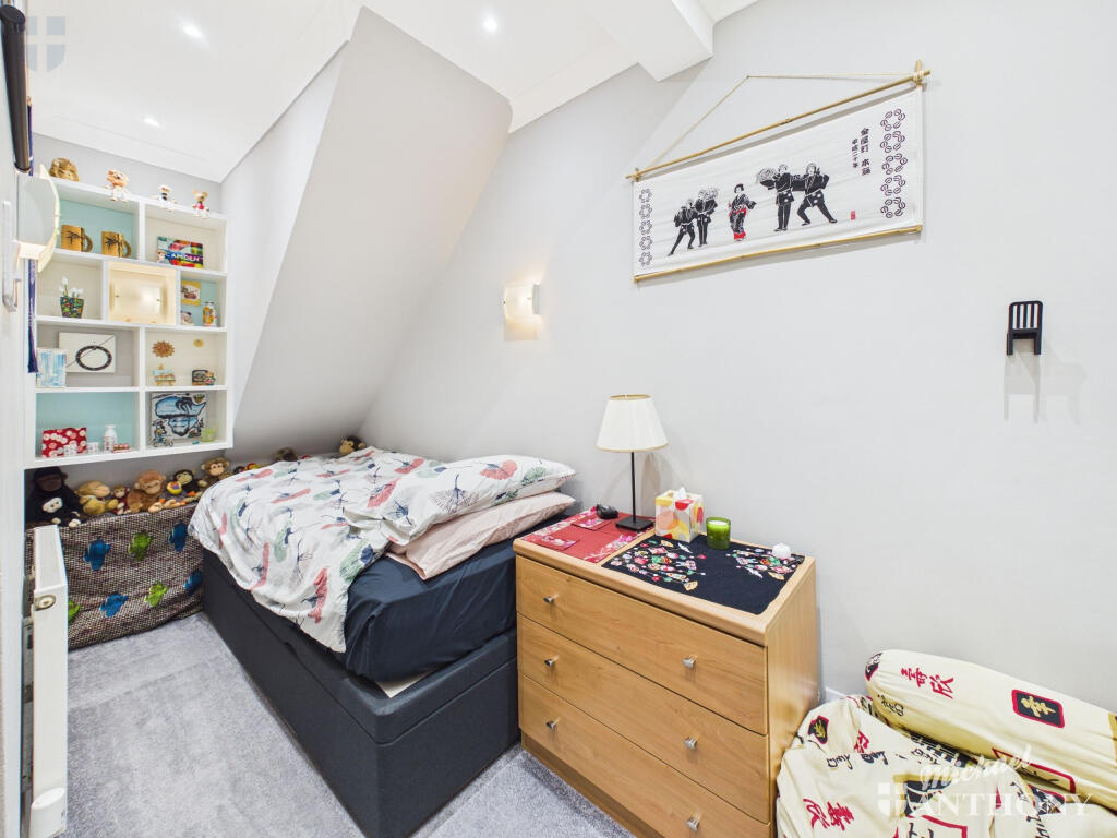 Apartment in Aylesbury, Buckinghamshire - View 6