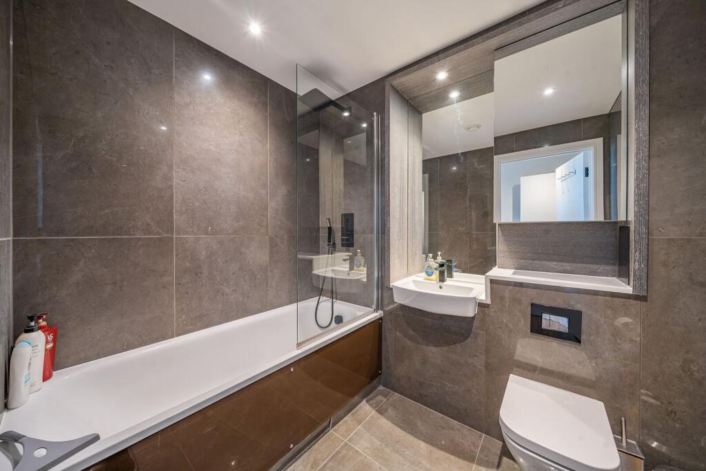 Apartment in London - View 5