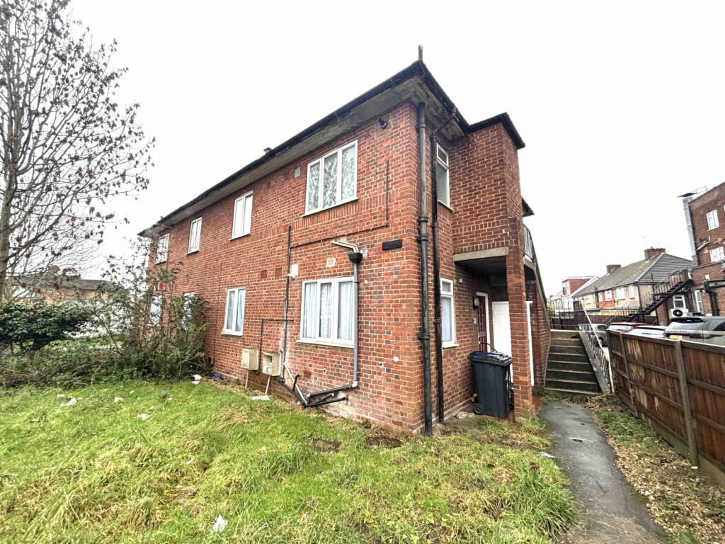Main image of property: Costons Lane, Greenford, UB6