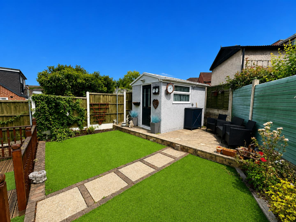 House in Pudsey, Farsley Beck Bottom, Stanningley - View 4