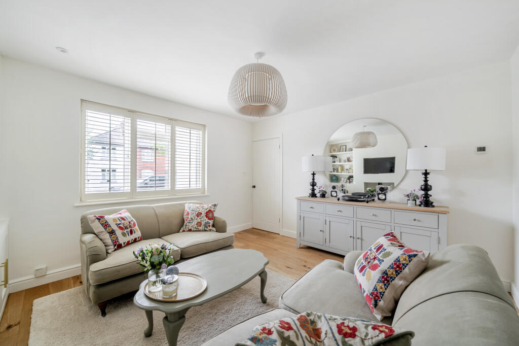 House in Elmbridge, Claygate - View 3