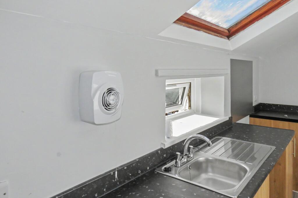 Apartment in Preston - View 4
