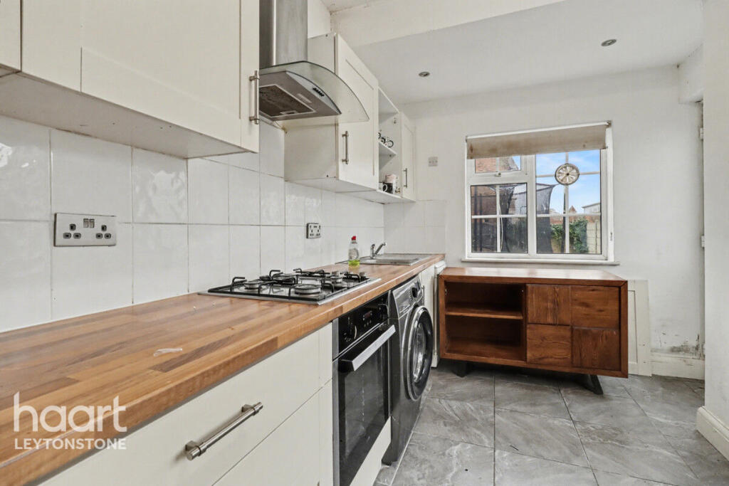 3-bed semi-detached on Essex Road, London, £700,000