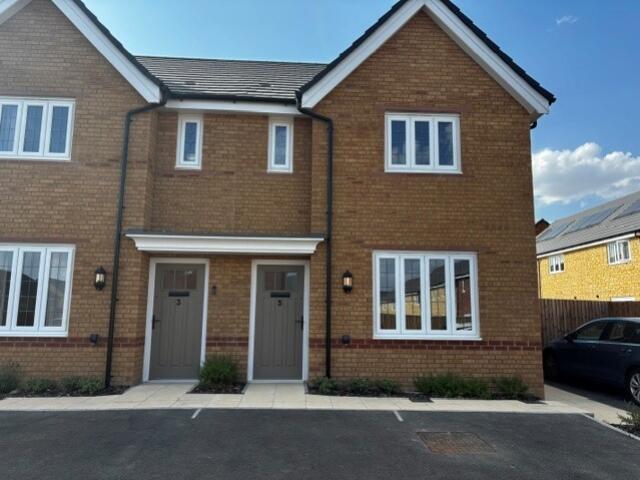 Main image of property: Wright Place, Carterton, Oxfordshire, OX18 1PY