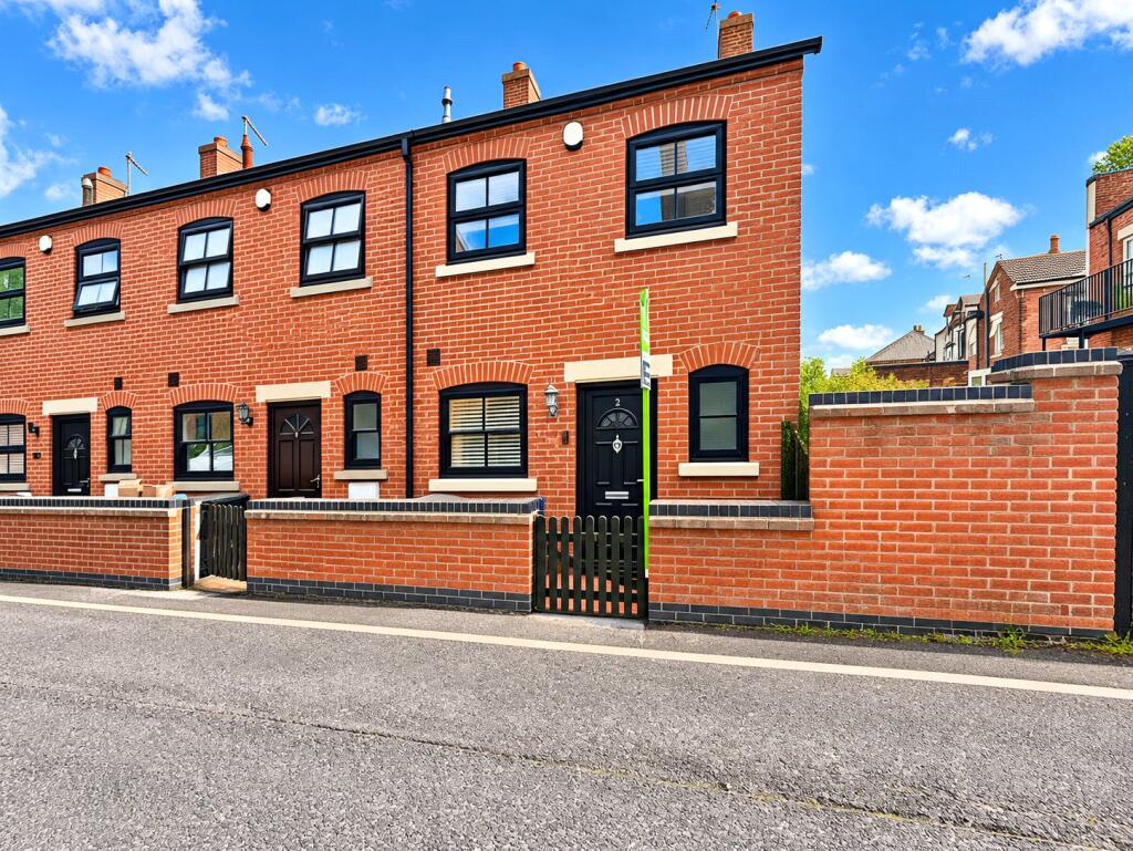 2-bed terraced on Hallcroft Road, Ilkeston, Derbyshire, DE7, £165,000